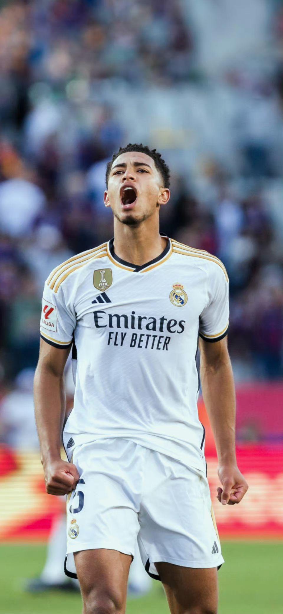 巴萨遭遇危险对手！法兰克福进攻凶猛防守漏洞百出，欧冠生死战提前上演（欧冠生死前哨战：巴萨遭遇法兰克福，进攻火力爆棚、防线漏洞频出）