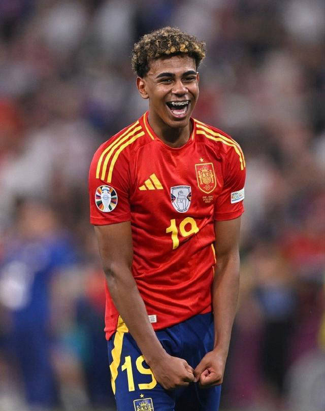 美职联列梅西和穆勒交手记录：梅西3胜7负，非友谊赛仅1胜（MLS公布梅西与穆勒交手战绩：梅西3胜7负，正式比赛仅1胜）