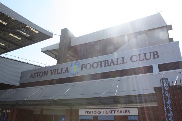 福克斯29+4险胜！灰熊24年选秀捡三宝，合砍60分，难耐杰克逊太软（福克斯29+4险胜！灰熊24届三新秀合砍60分，却无奈小贾伦-杰克逊太软）