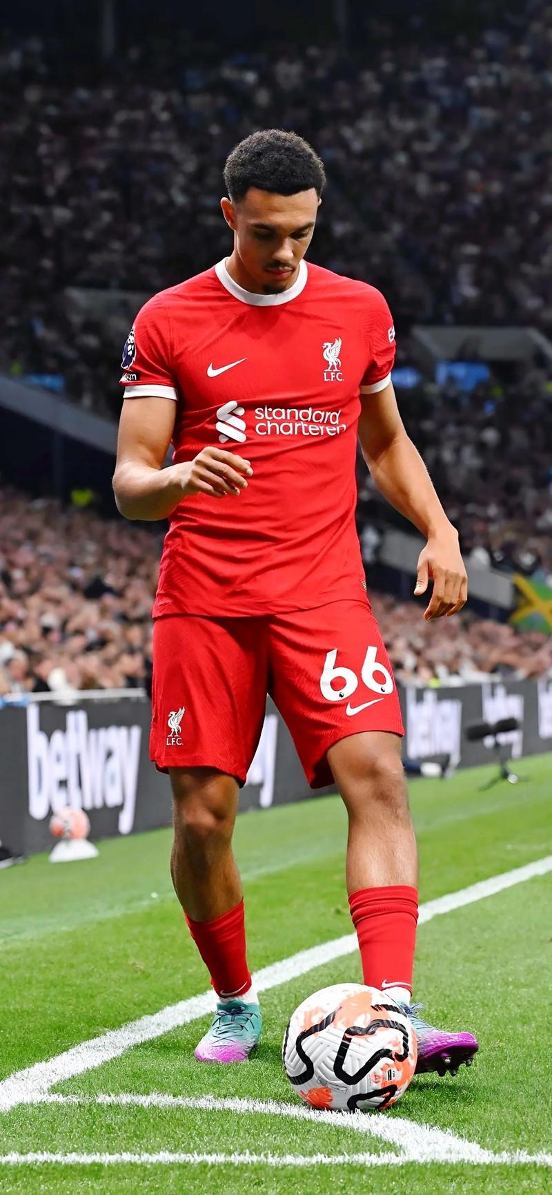 复制粘贴？米兰和乌迪内斯均被吹两球，都是越位+队友犯规无效（似曾相识！米兰与乌迪内斯各两球被判无效，皆因越位与队友犯规）