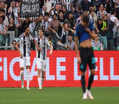 曼联4-1屠狼，狼队中计了（曼联4-1大胜狼队，狼队陷入圈套）