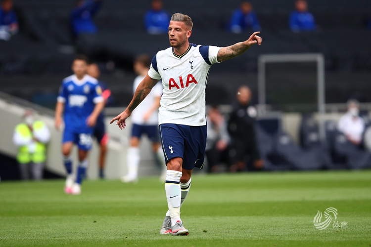 意媒：伊布、费拉拉入选米兰冬奥会火炬传递阵容（意媒：伊布与费拉拉入围米兰冬奥火炬传递名单）