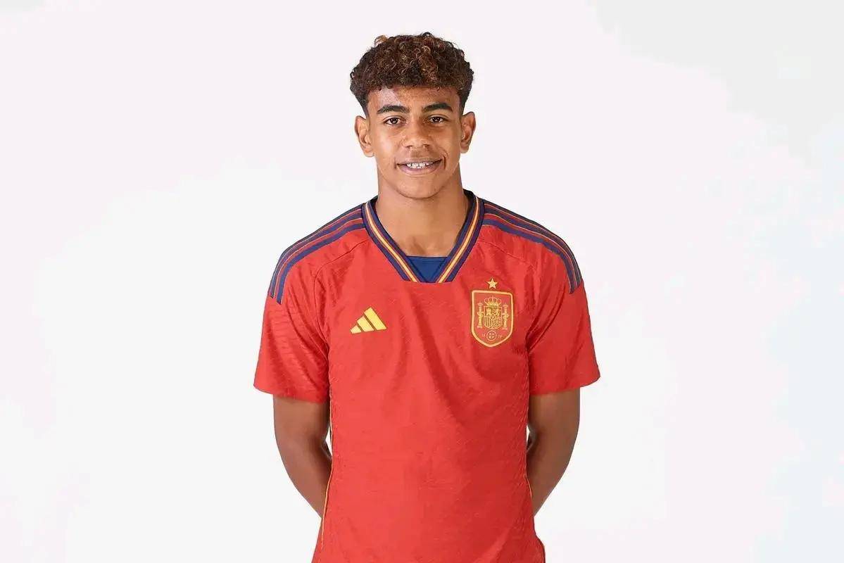 塞韦里奥：我对妈报喜说要去踢顶级联赛，但坏消息是在乌克兰（塞韦里奥：告诉母亲将踢顶级联赛，遗憾的是在乌克兰）